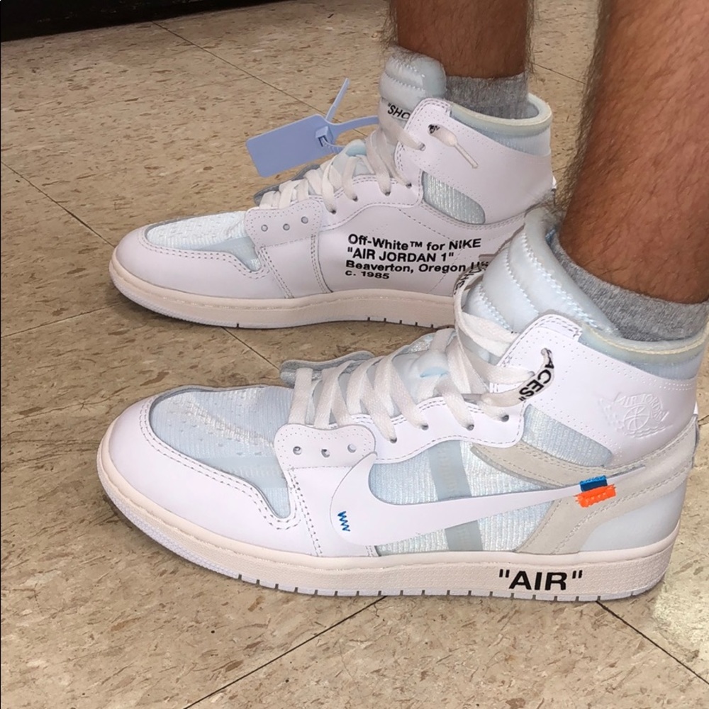Off white Jordan 1’s - Picture 3 of 7